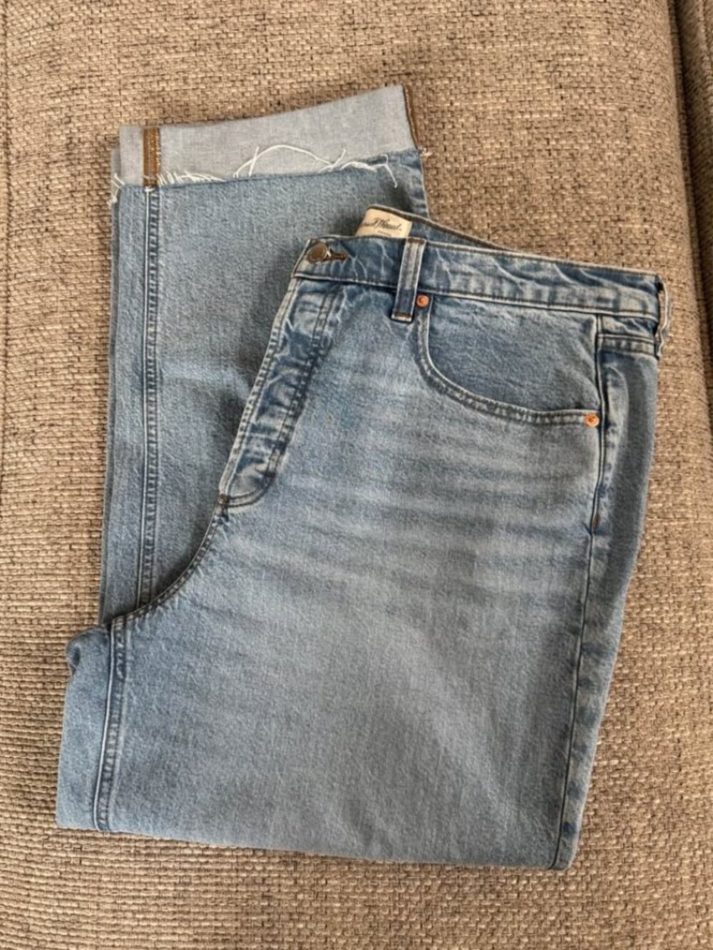 Woman’s Universal Threads Jeans 16R